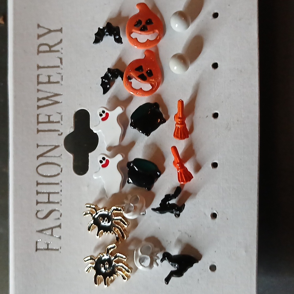Giveaway! 9 pairs of Halloween Earrings